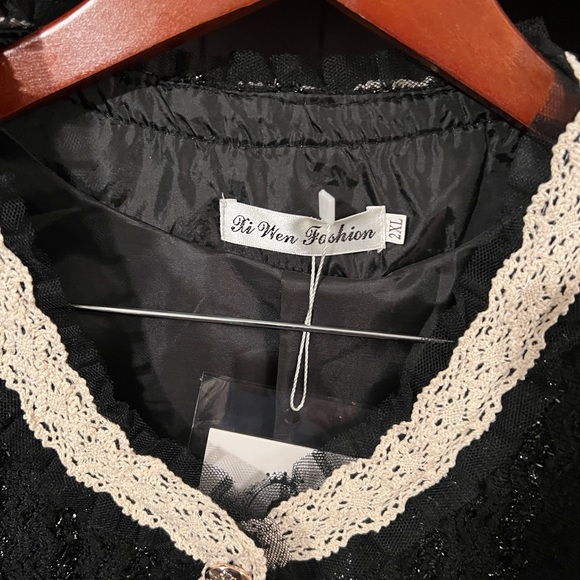 ladies jacket- unique design - Picture 4 of 15